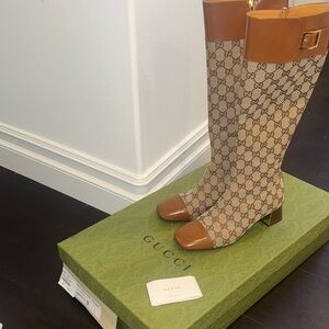 Gucci Women's Brown and Tan Patterned Heeled Boots